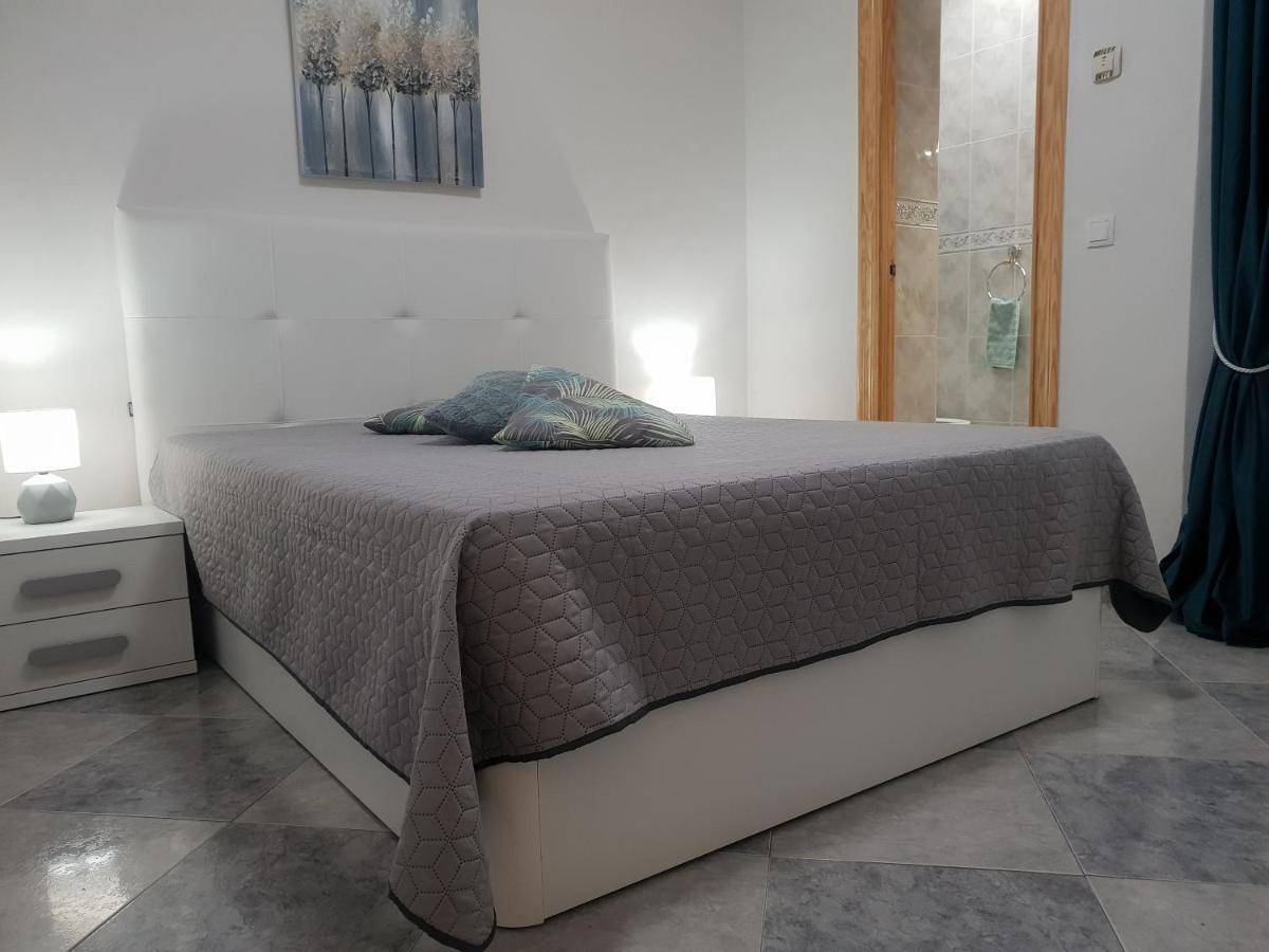 By The Beach Calp Exterior foto